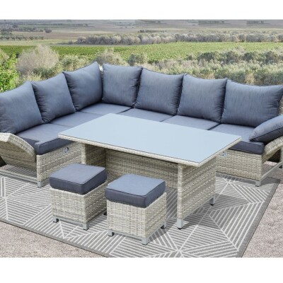 How to Choose Outdoor Furniture That Lasts in SA Weather with Sun Wind and Coastal Air