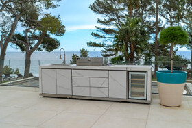 Icelandic white Hi-Top Kitchen