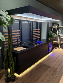 Rockbeam Shakespeare Black Low-Top Kitchen