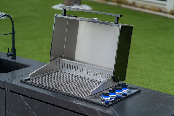 Rockbeam Shakespeare Black Hi-Top Kitchen