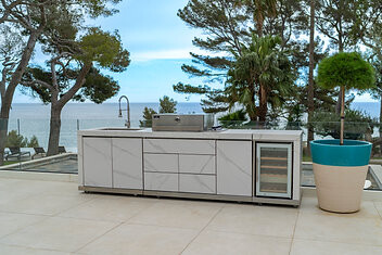 Icelandic white Hi-Top Kitchen